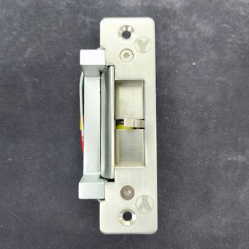 OUTLET: Elektromos zár visszajelzéssel - feszültségre nyit - fail-secure (munkaáramú) - rövid pajzzsal