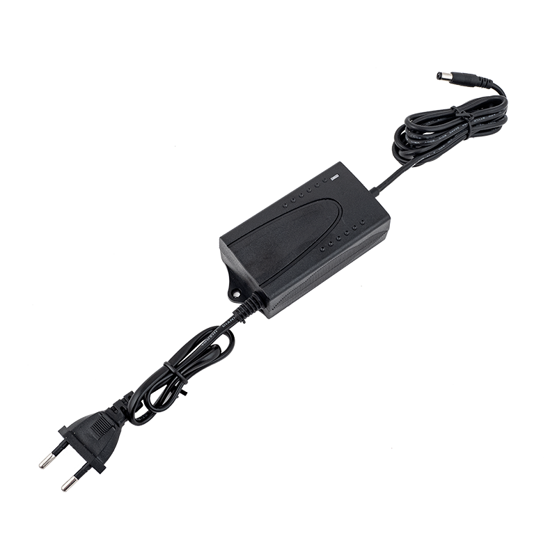 Kapcsolóüzemű tápegység "fali-adapter" 12V 2A